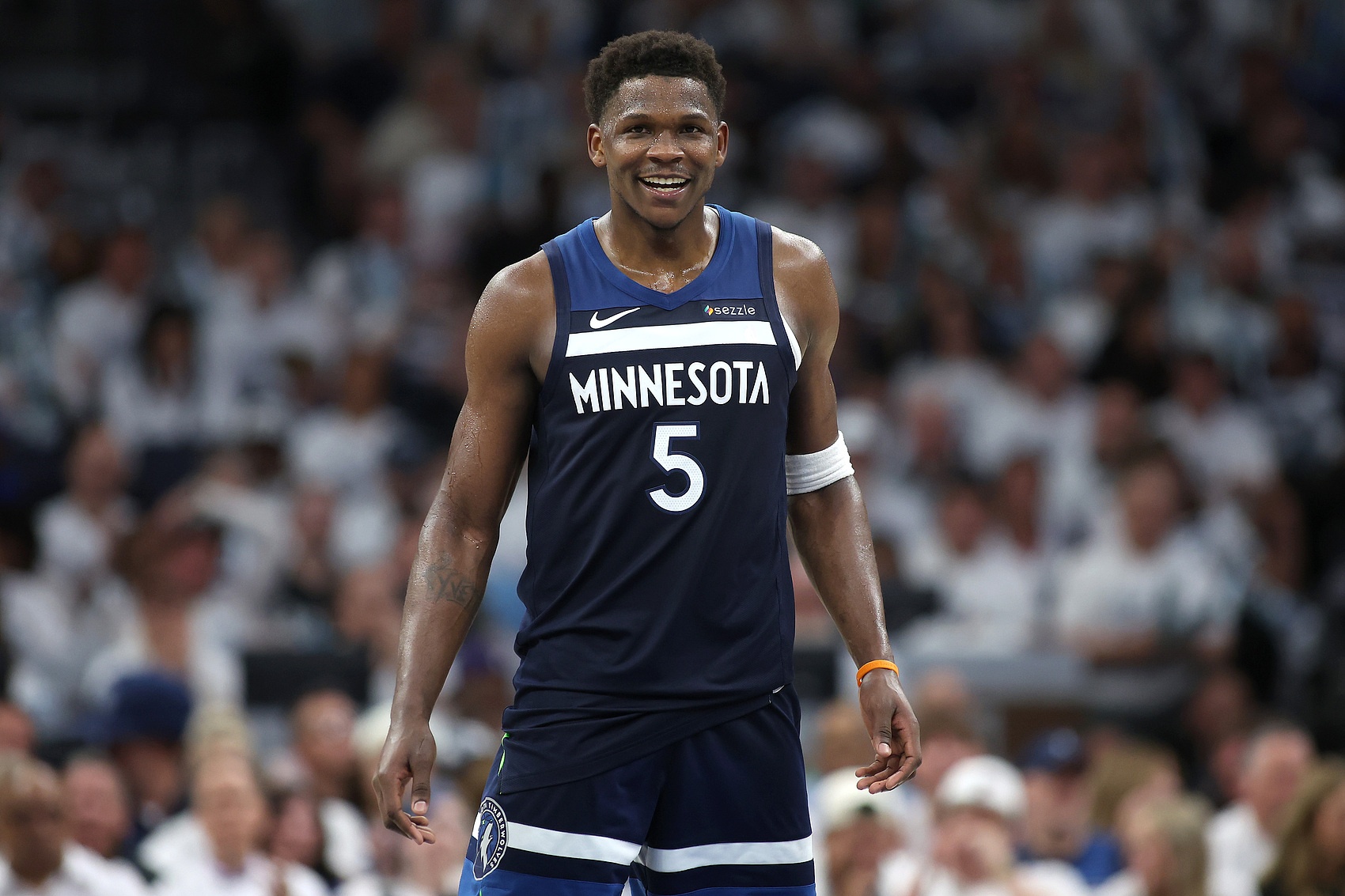 赛地聚焦——西甲加时末段热度飙升，明尼苏达森林狼主帅复盘，信心回归，赛季目标并未改变-爱游戏