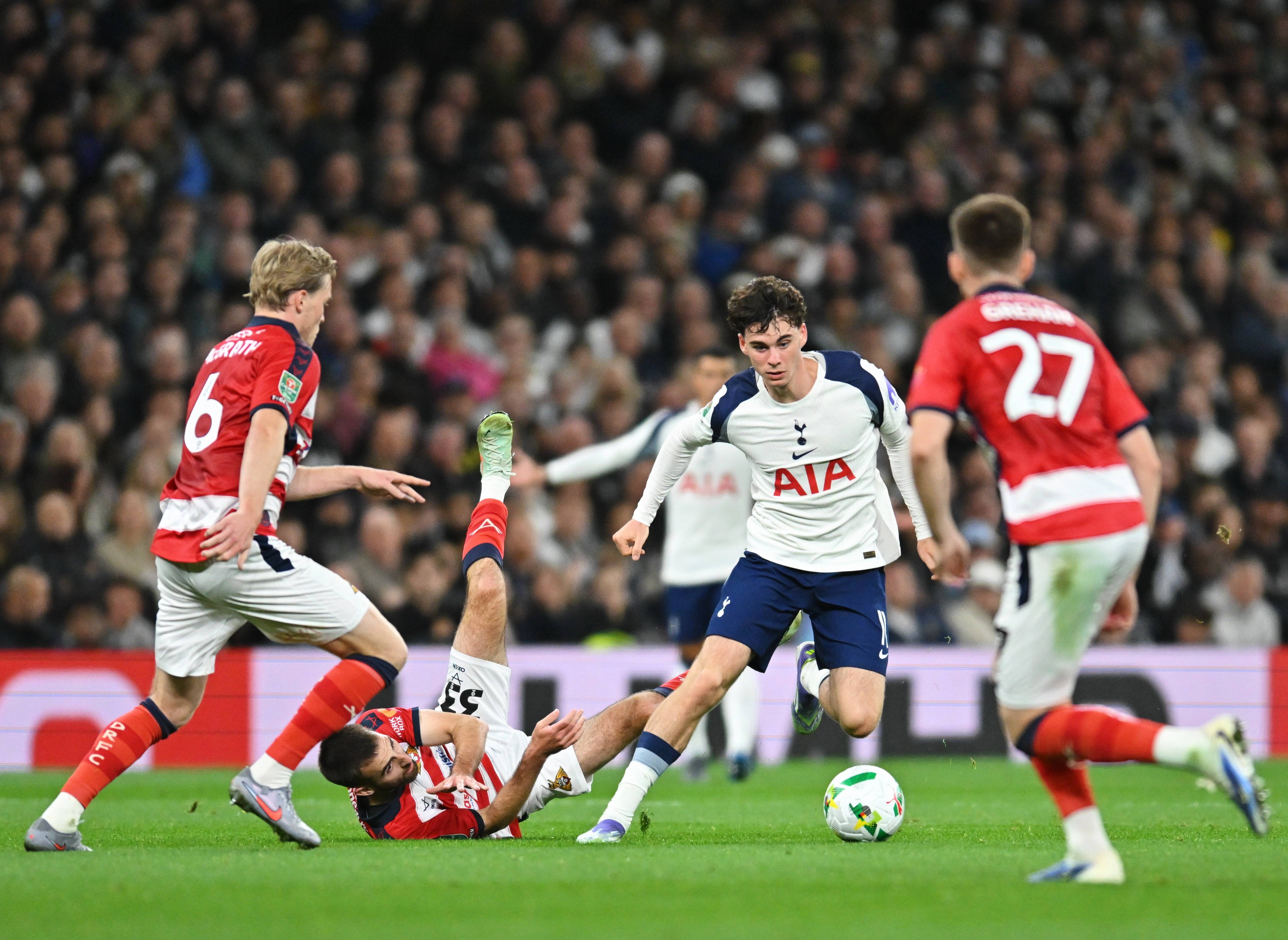 包含斯图加特训练开放日，加时末段豪取连胜引欢呼，西甲在即，资深球员宣示担当的词条-爱游戏平台