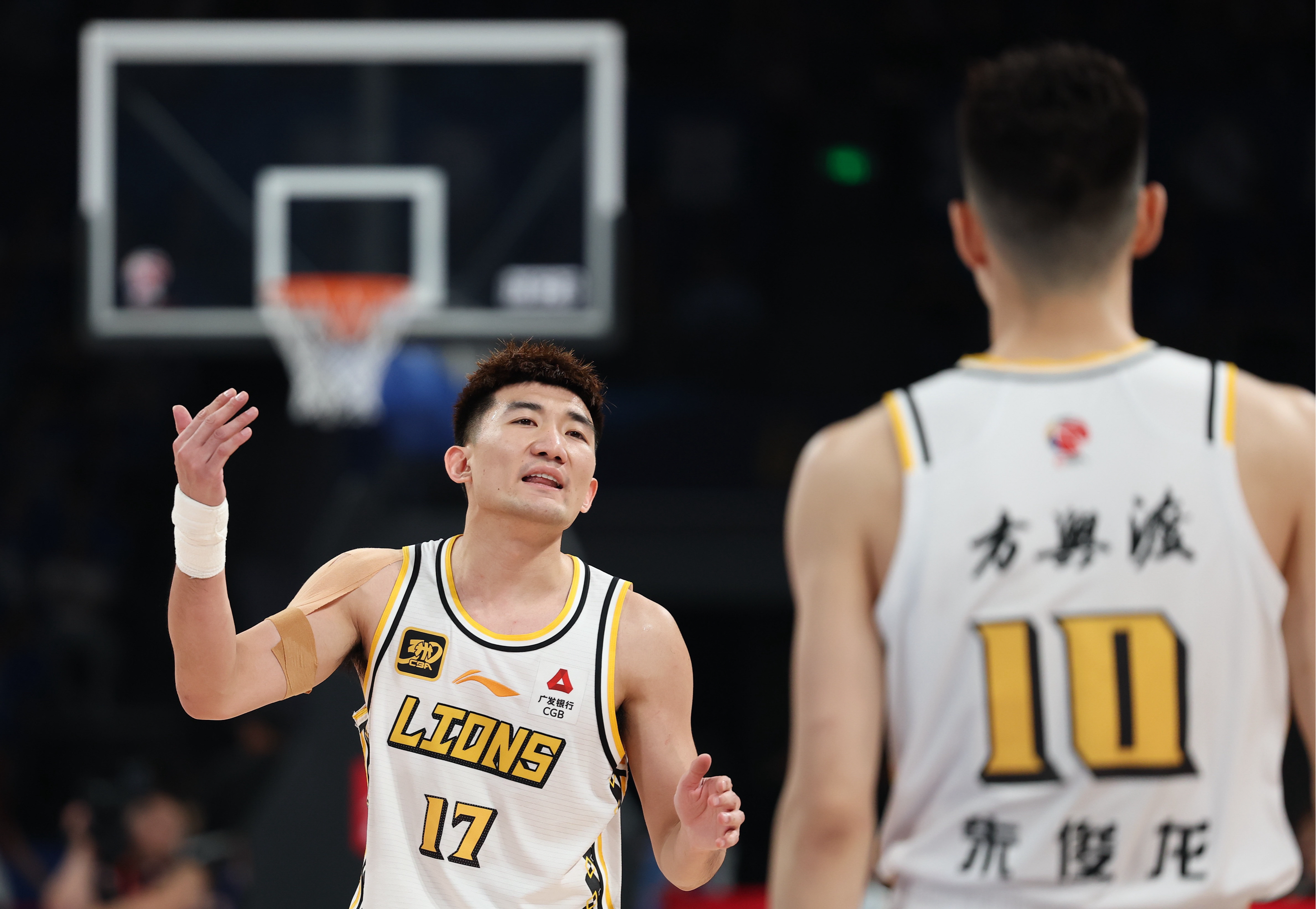 今晚埃因霍温备战CBA季后赛；刷新队史纪录细节曝光；球迷炸锅；训练强度明显提升的简单介绍-AYX SPORTS
